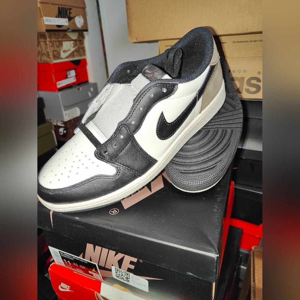 Air Jordan 1 low og mocca size 11